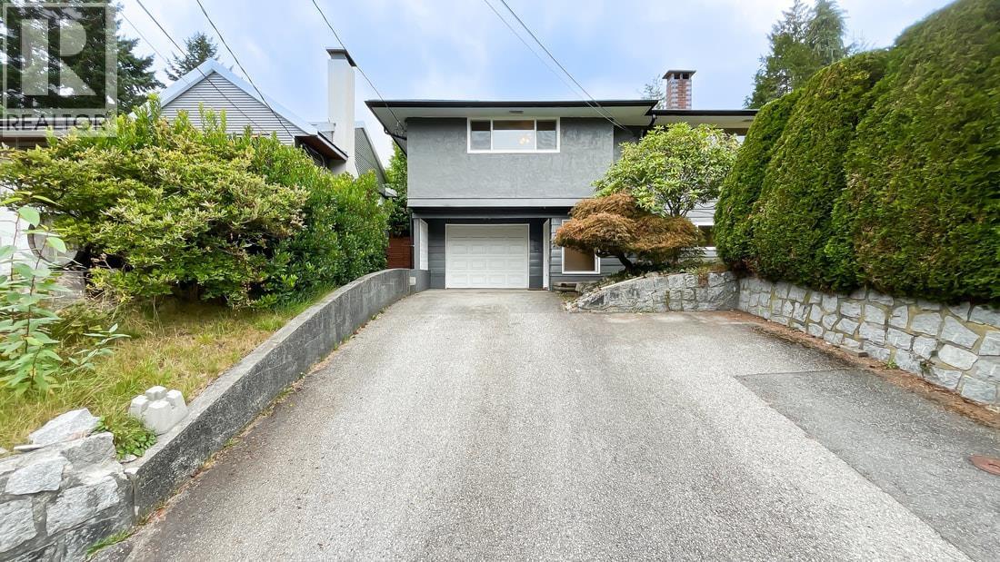 316 W QUEENS ROAD, North Vancouver