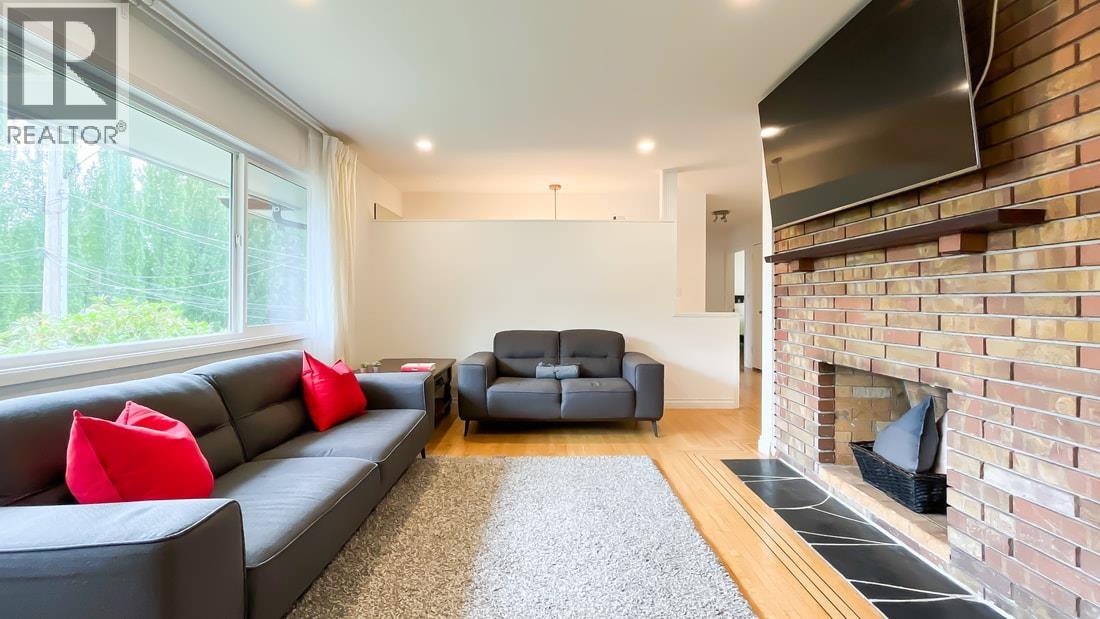 316 W QUEENS ROAD, North Vancouver