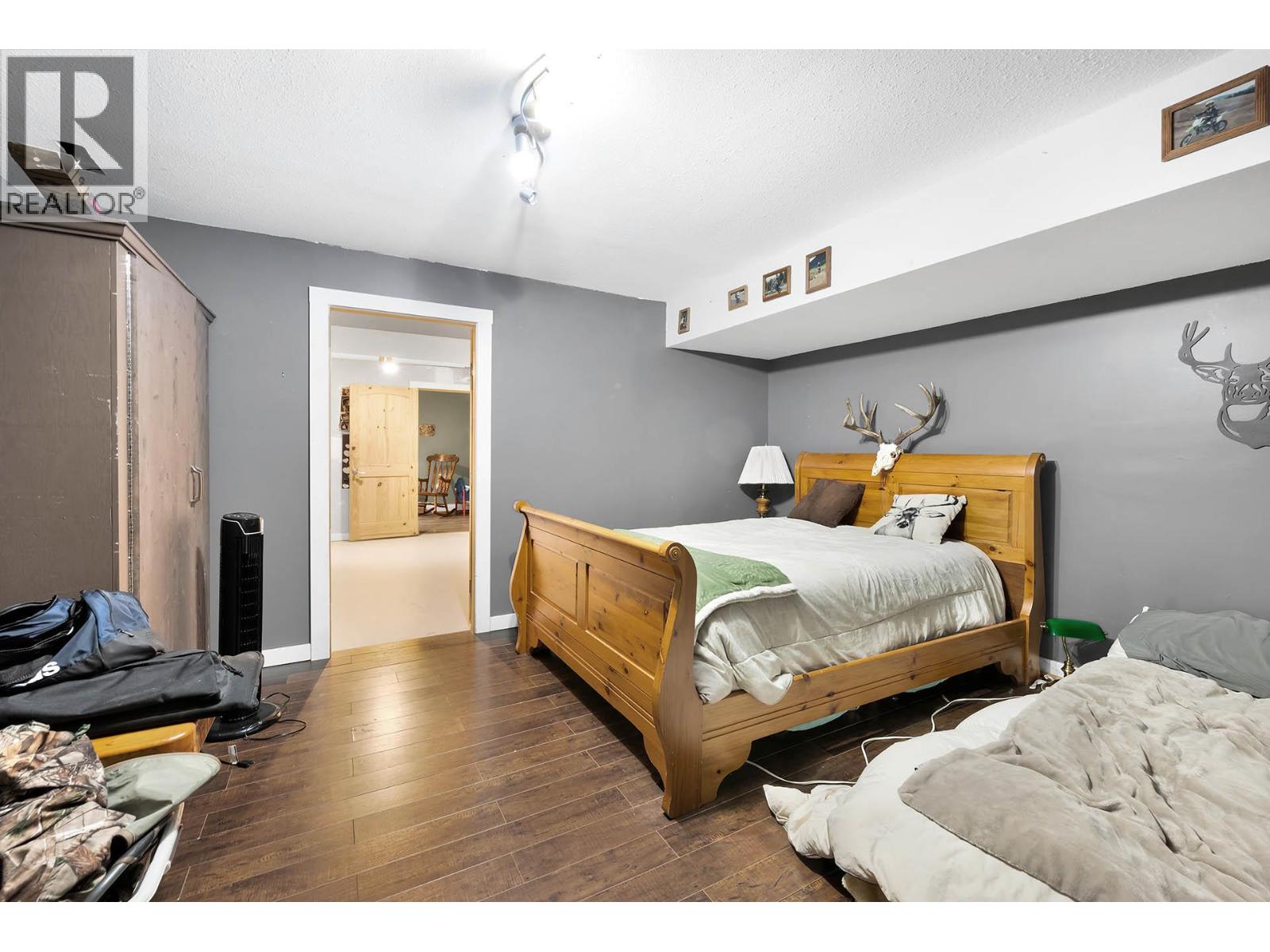 443 REIGHMOUNT DRIVE - 34