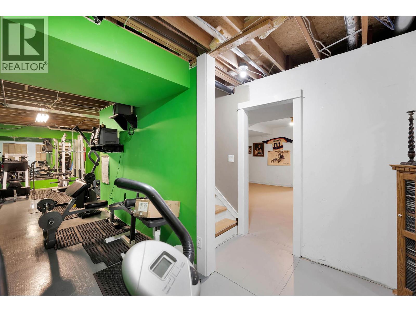 443 REIGHMOUNT DRIVE - 29