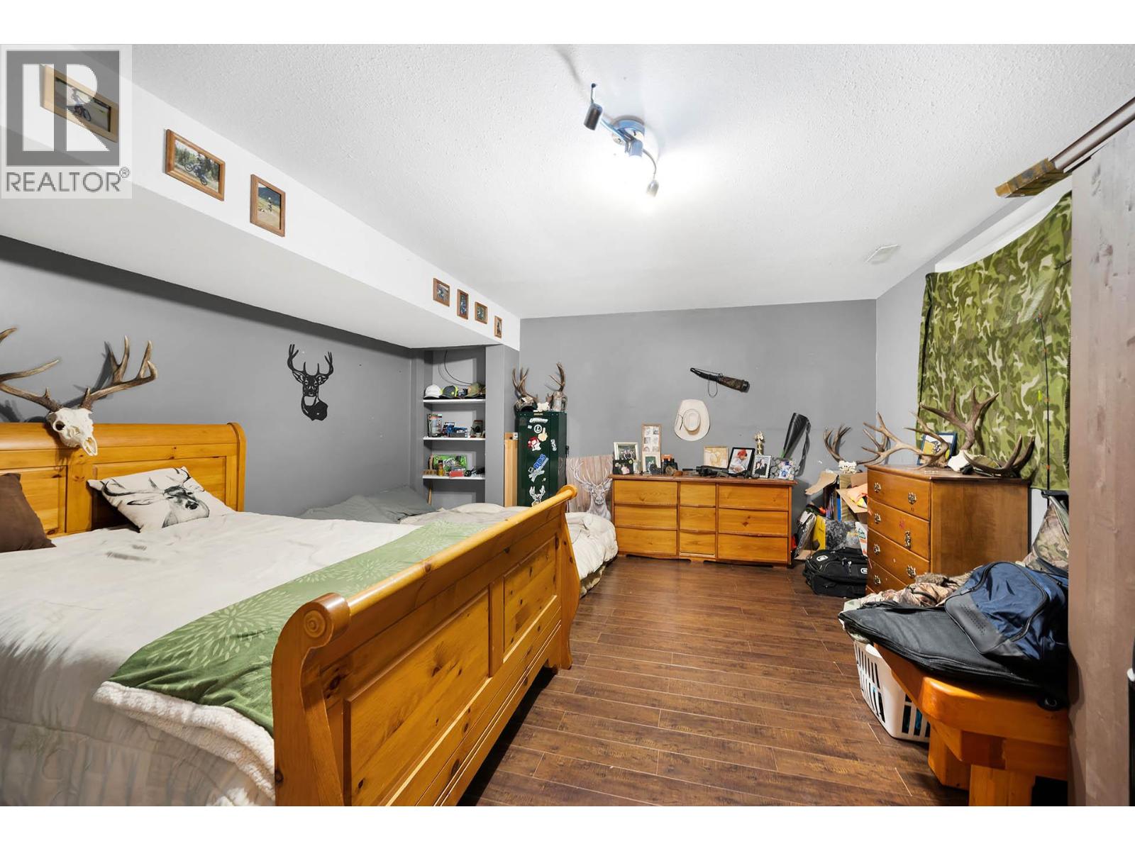 443 REIGHMOUNT DRIVE - 35