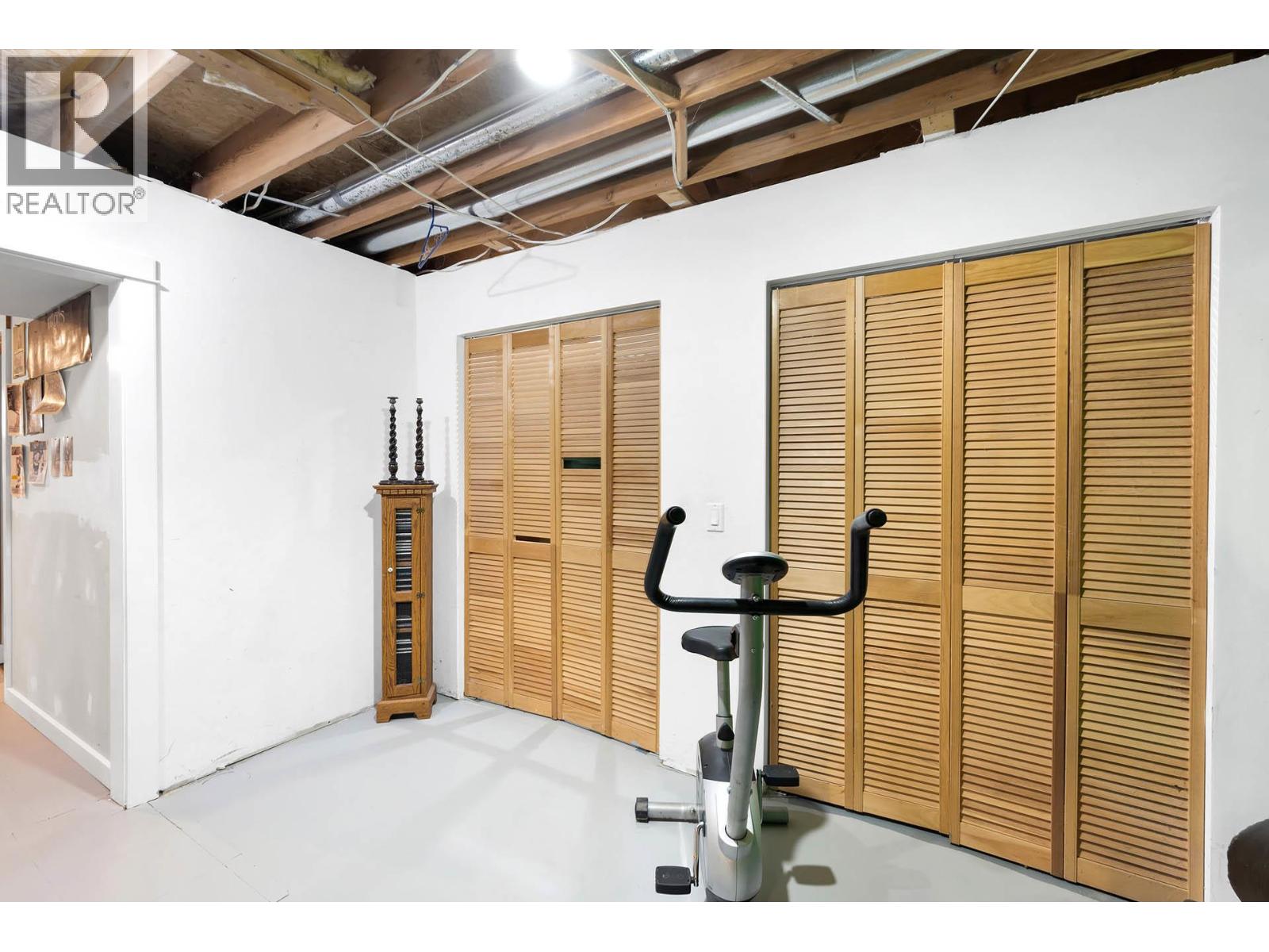 443 REIGHMOUNT DRIVE - 39