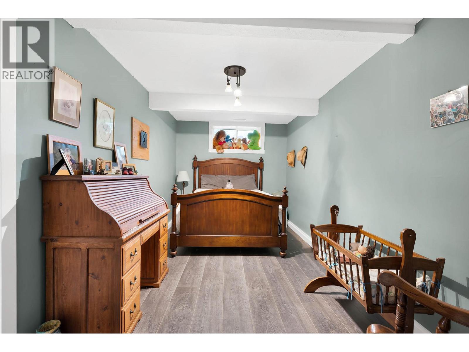 443 REIGHMOUNT DRIVE - 33