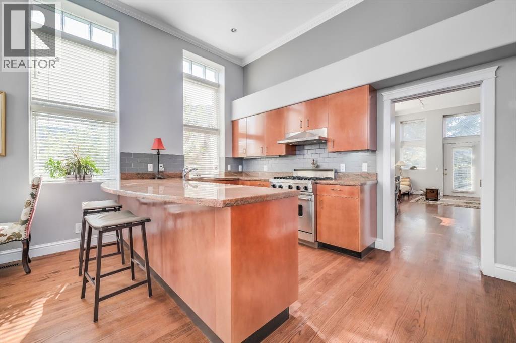 Single Family House for Sale in    Street SW Parkhill Calgary 