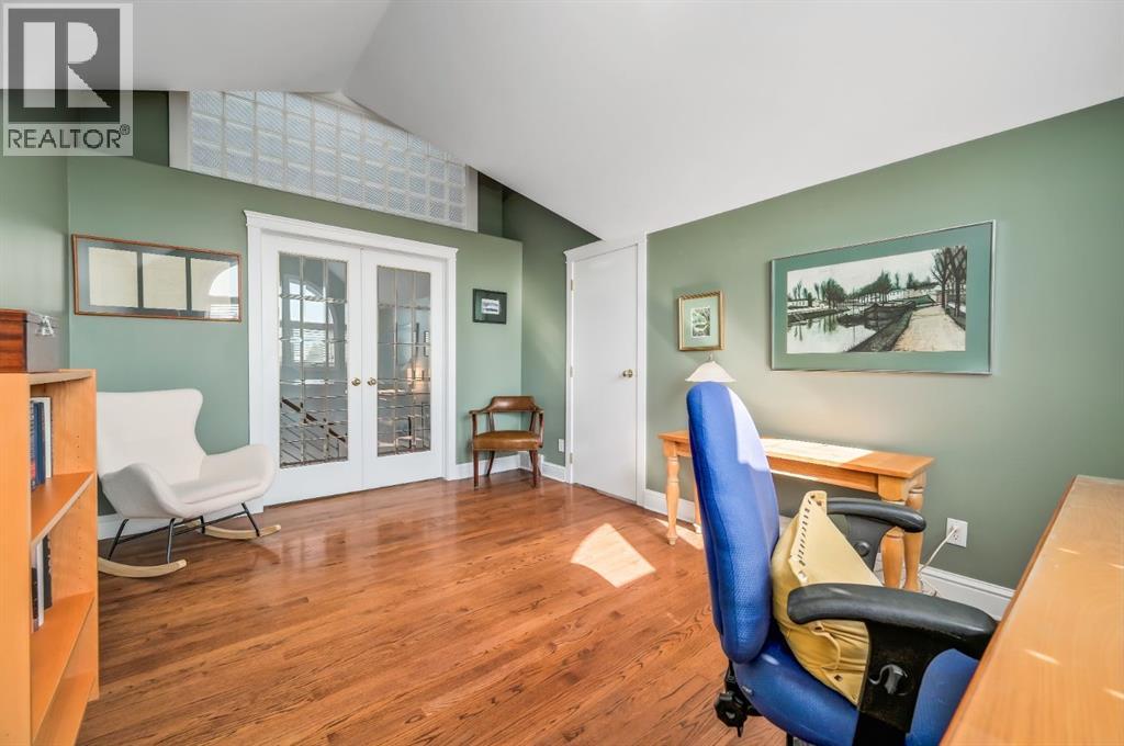 Single Family House for Sale in    Street SW Parkhill Calgary 