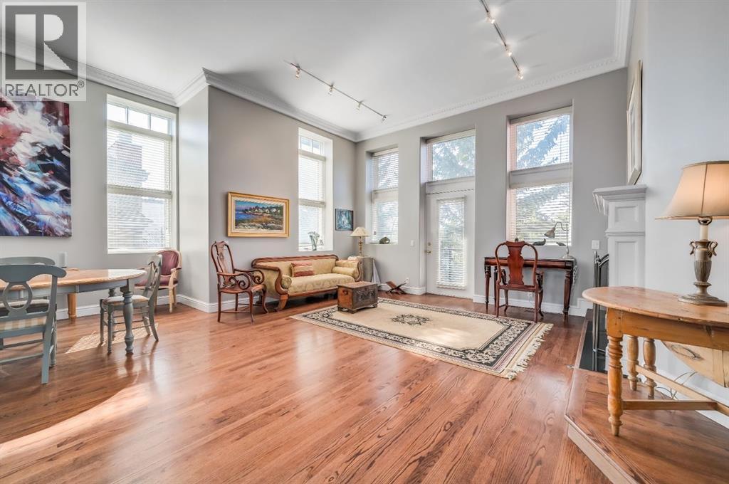 Single Family House for Sale in    Street SW Parkhill Calgary 