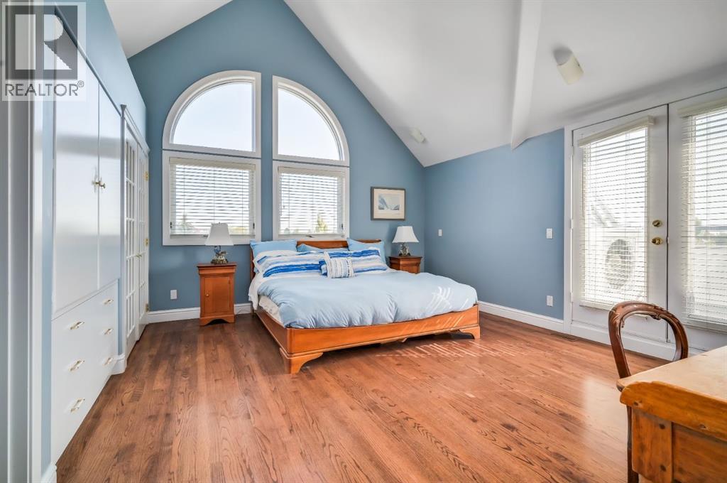 Single Family House for Sale in    Street SW Parkhill Calgary 