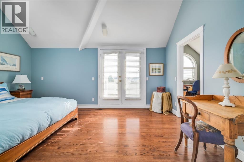 Single Family House for Sale in    Street SW Parkhill Calgary 