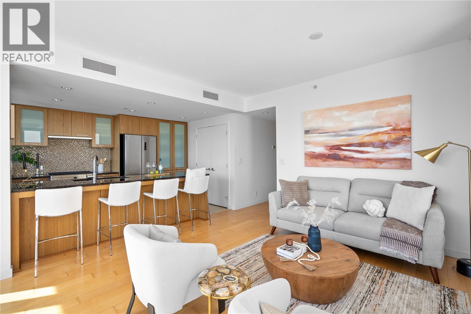501 608 Broughton Street, Victoria