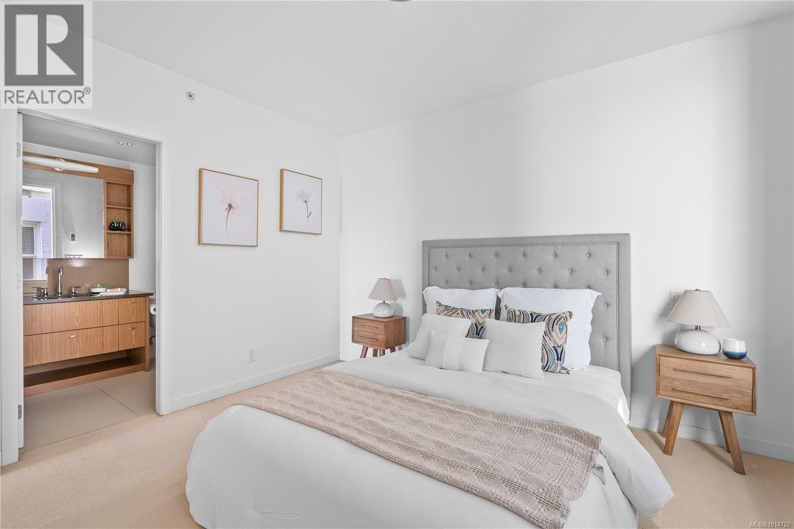 501 608 Broughton Street, Victoria