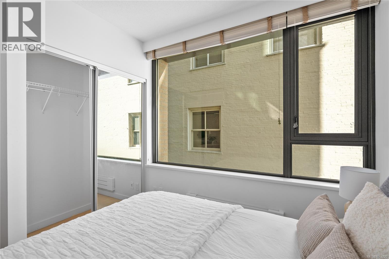 501 608 Broughton Street, Victoria