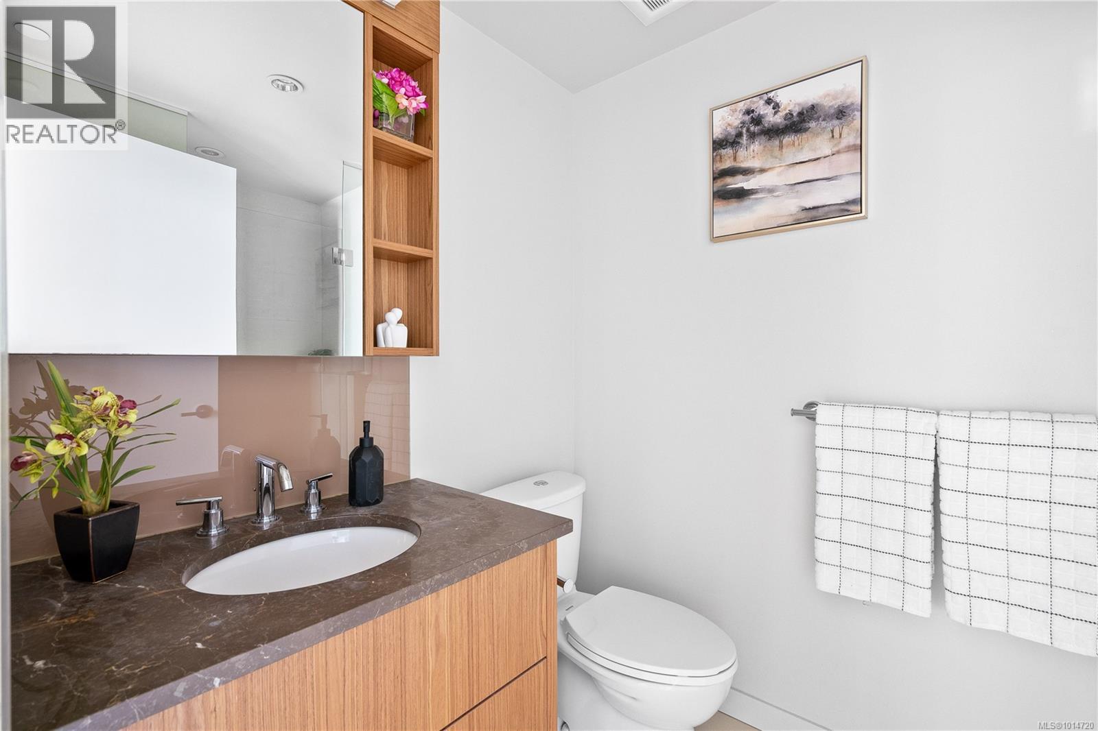 501 608 Broughton Street, Victoria