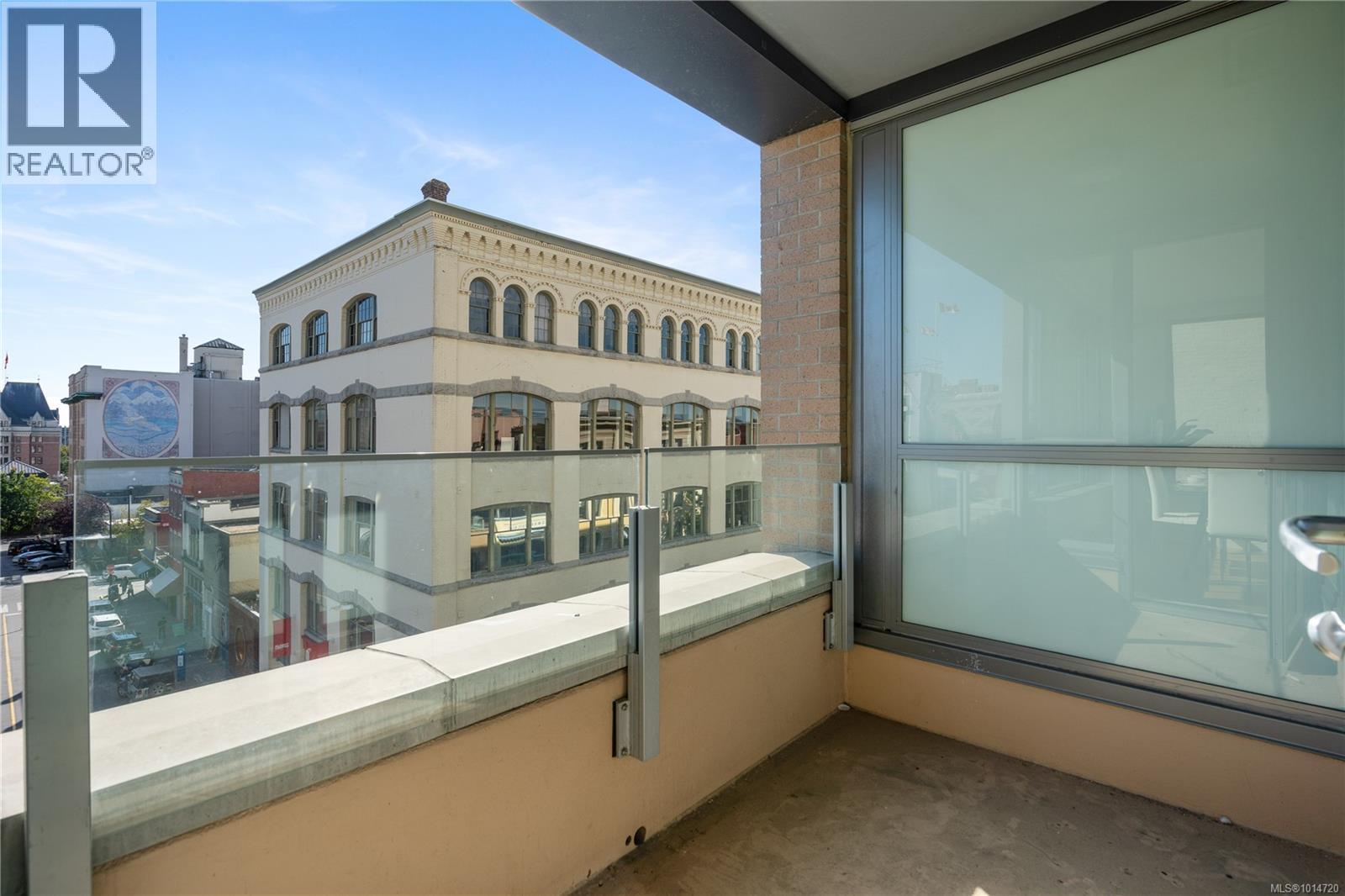 501 608 Broughton Street, Victoria