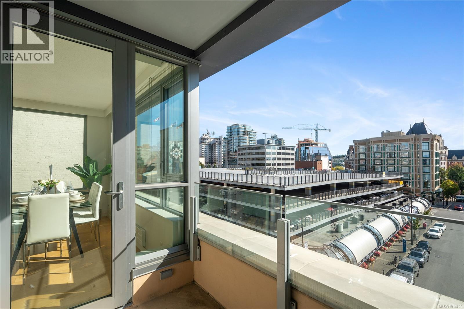 501 608 Broughton Street, Victoria