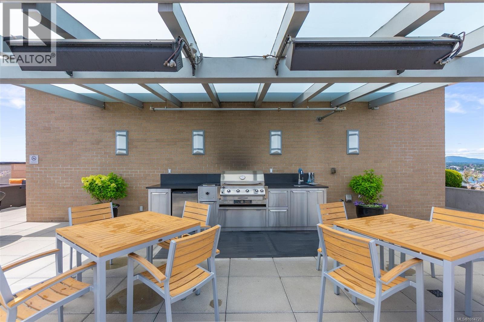 501 608 Broughton Street, Victoria