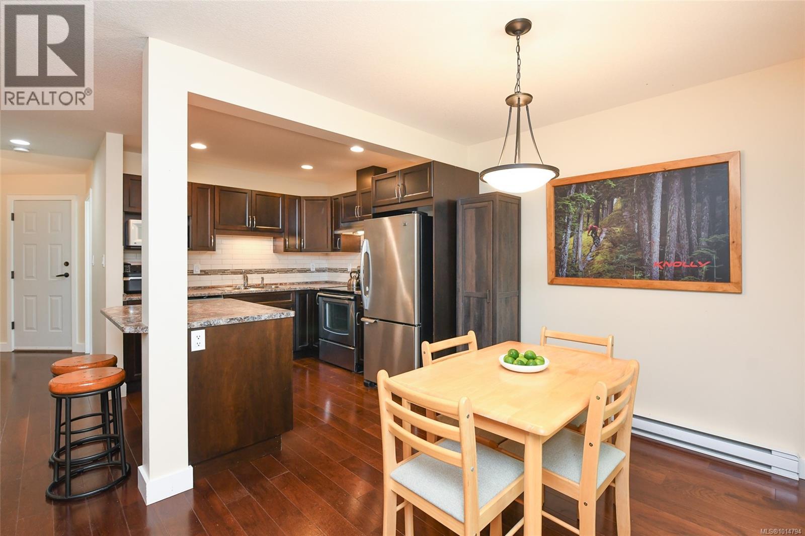 31 3400 Coniston Cres, Cumberland