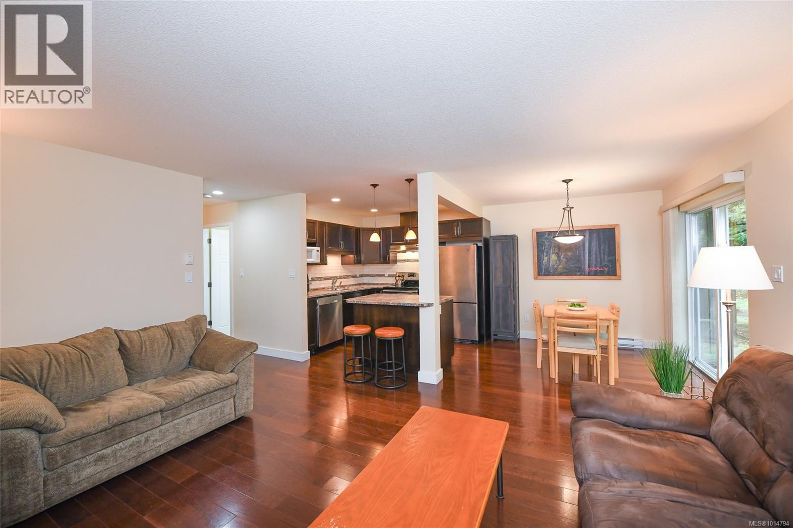 31 3400 Coniston Cres, Cumberland
