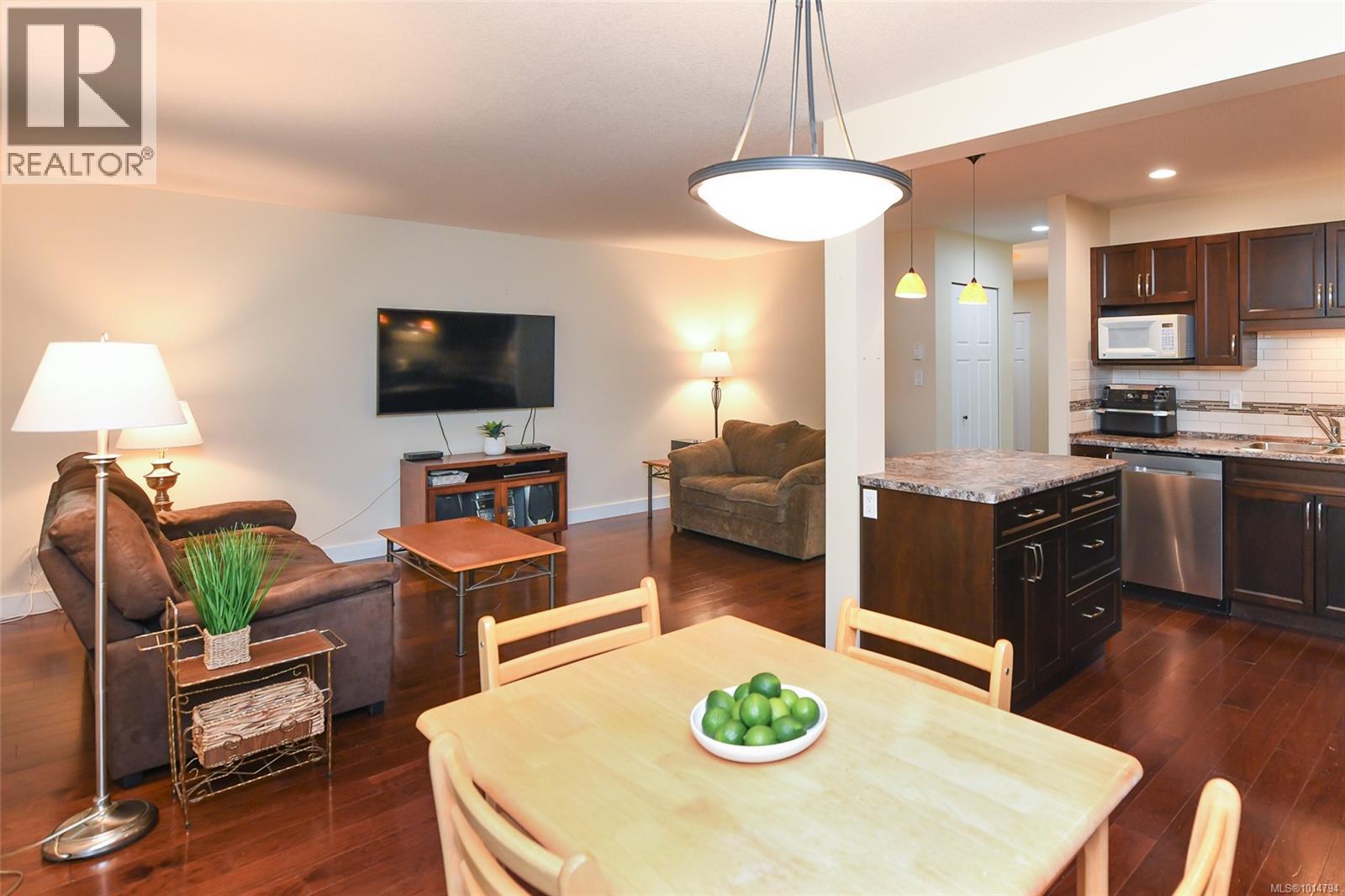 31 3400 Coniston Cres, Cumberland