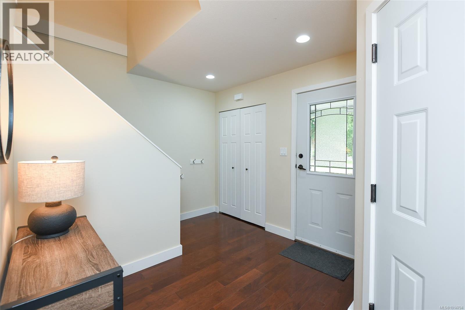 31 3400 Coniston Cres, Cumberland