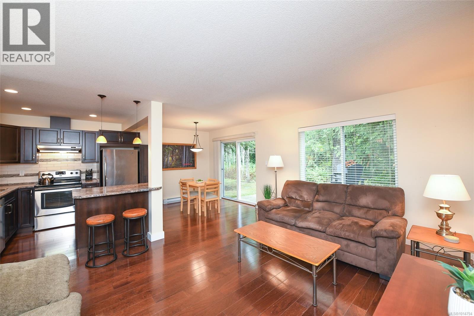 31 3400 Coniston Cres, Cumberland