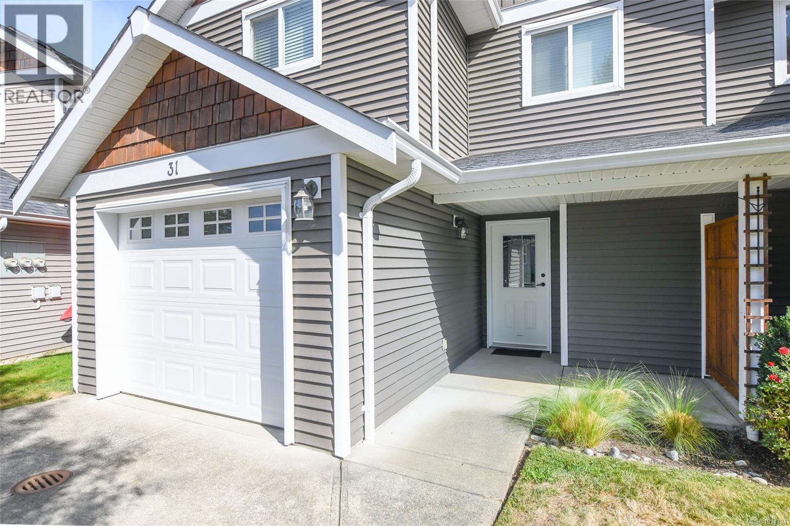 31 3400 Coniston Cres, Cumberland