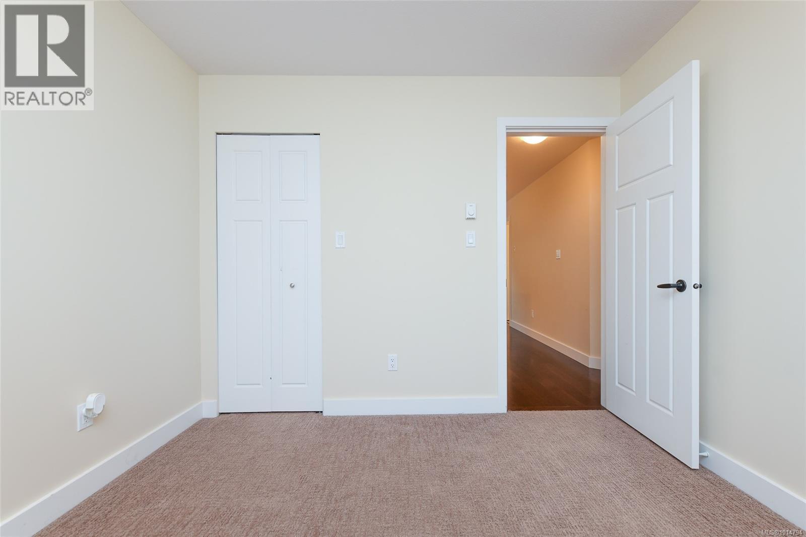 31 3400 Coniston Cres, Cumberland