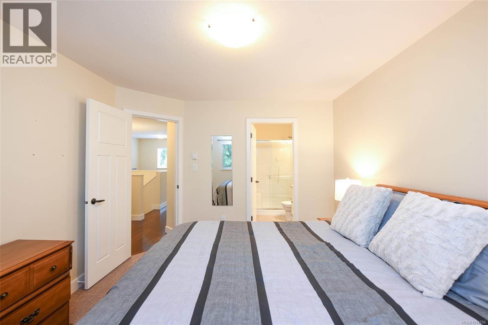 31 3400 Coniston Cres, Cumberland
