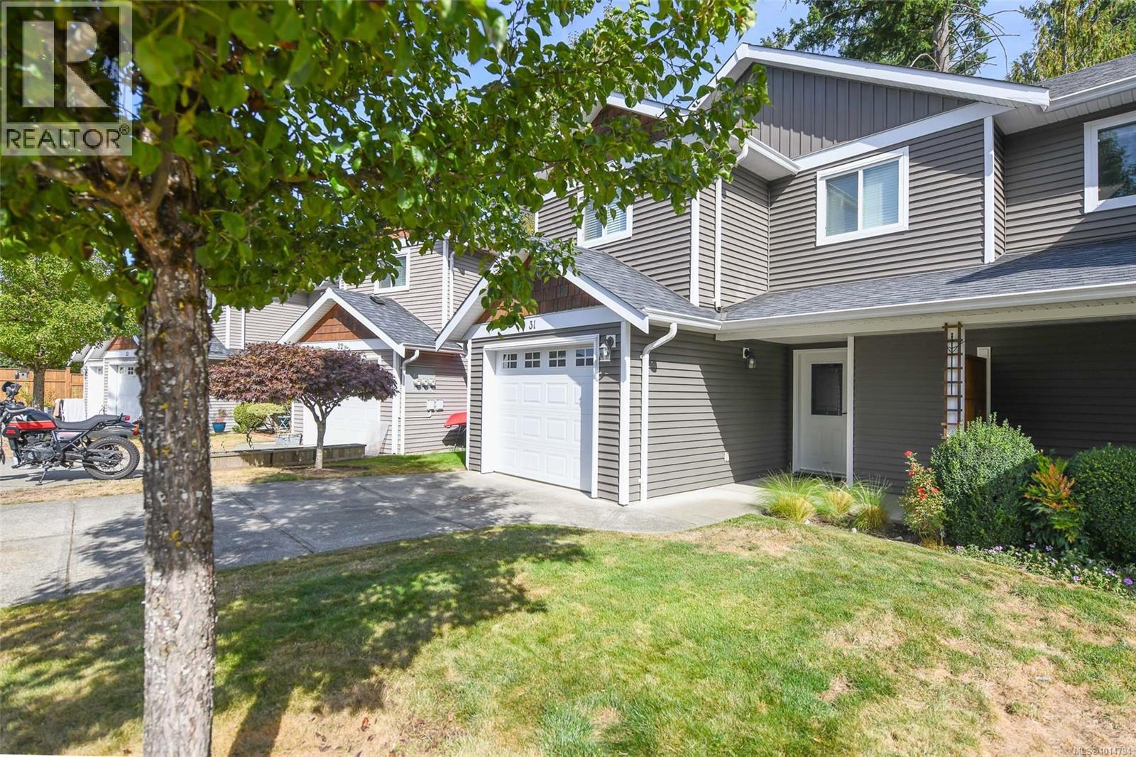 31 3400 Coniston Cres, Cumberland