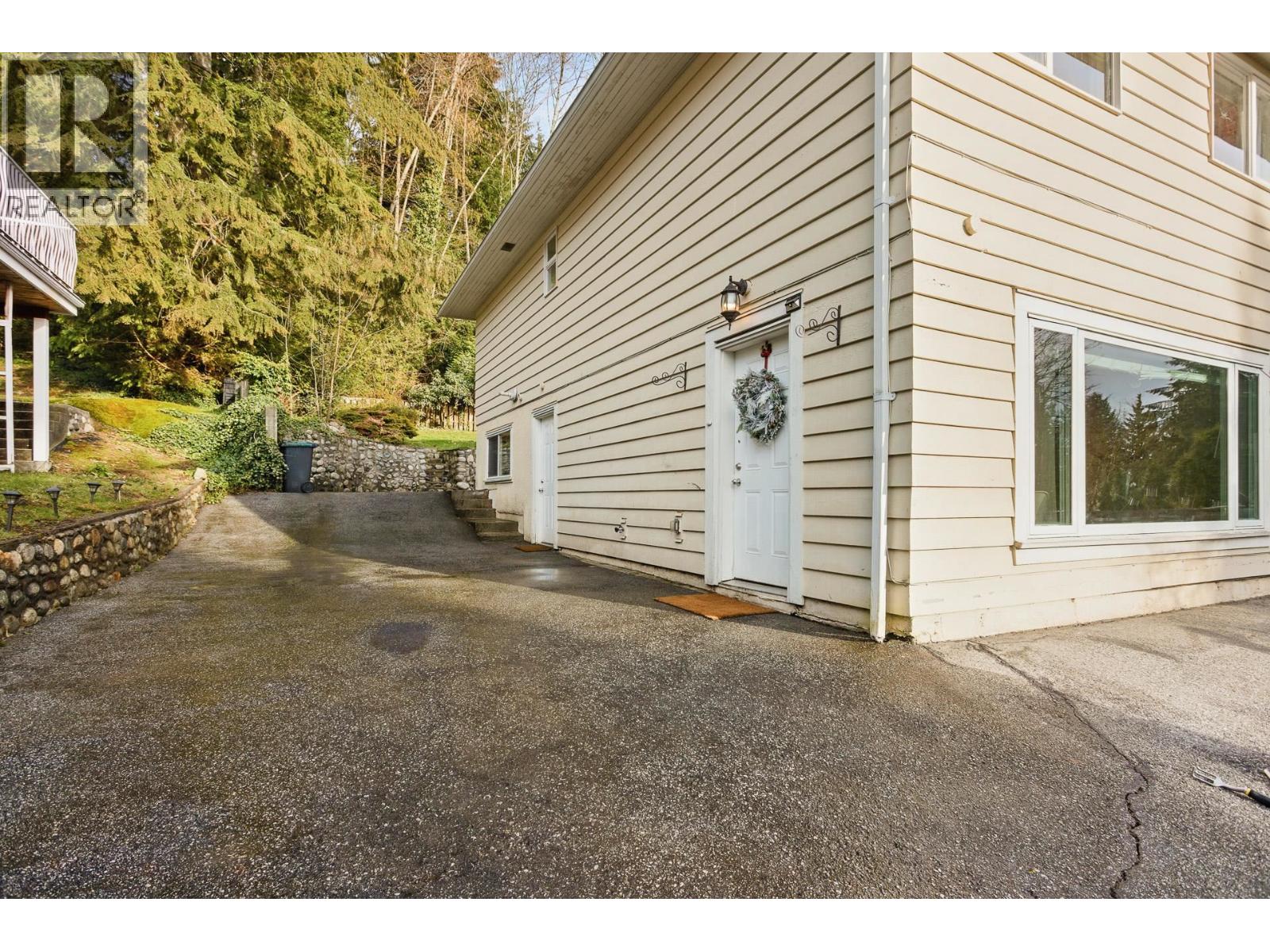 4938 REDONDA DRIVE, North Vancouver