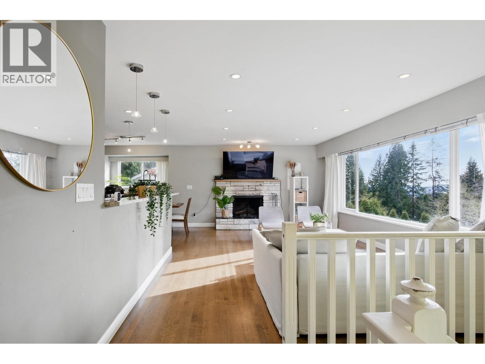 4938 REDONDA DRIVE, North Vancouver