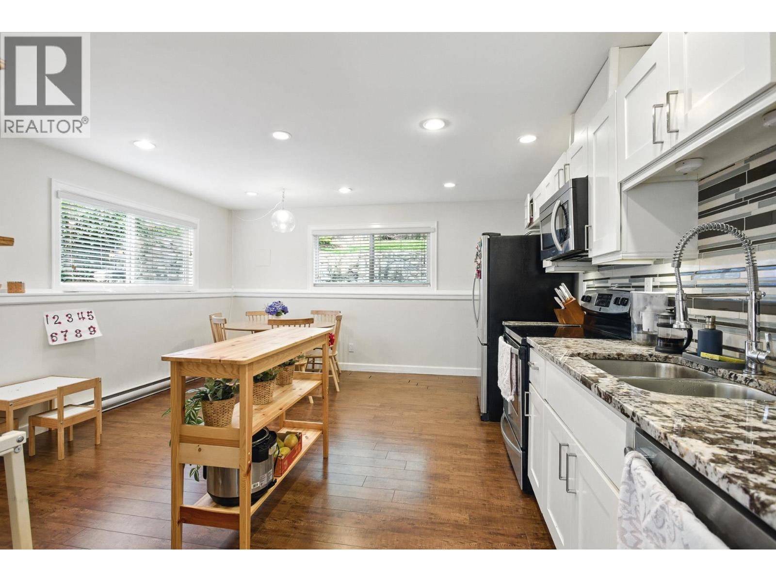 4938 REDONDA DRIVE, North Vancouver