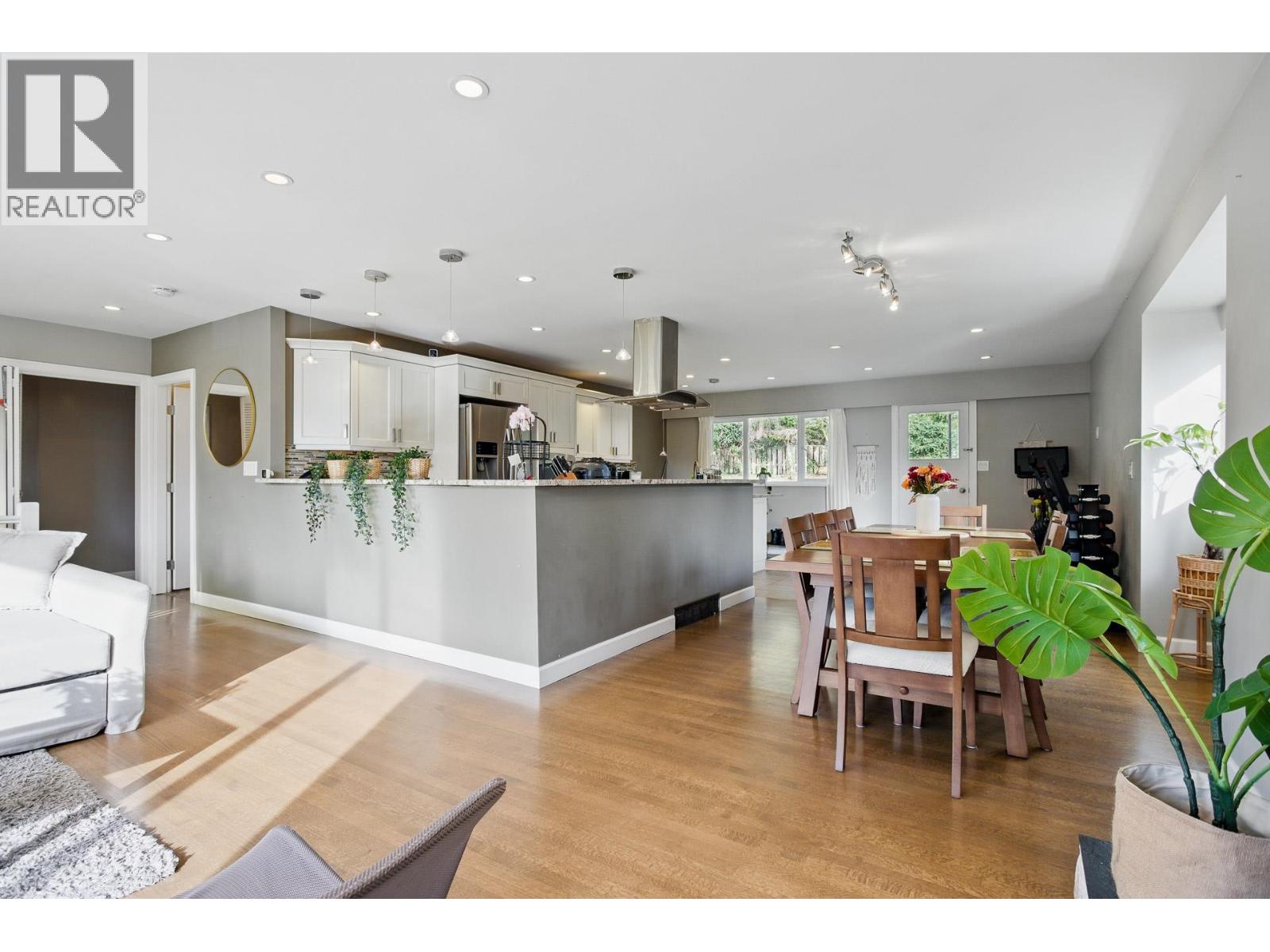 4938 REDONDA DRIVE, North Vancouver