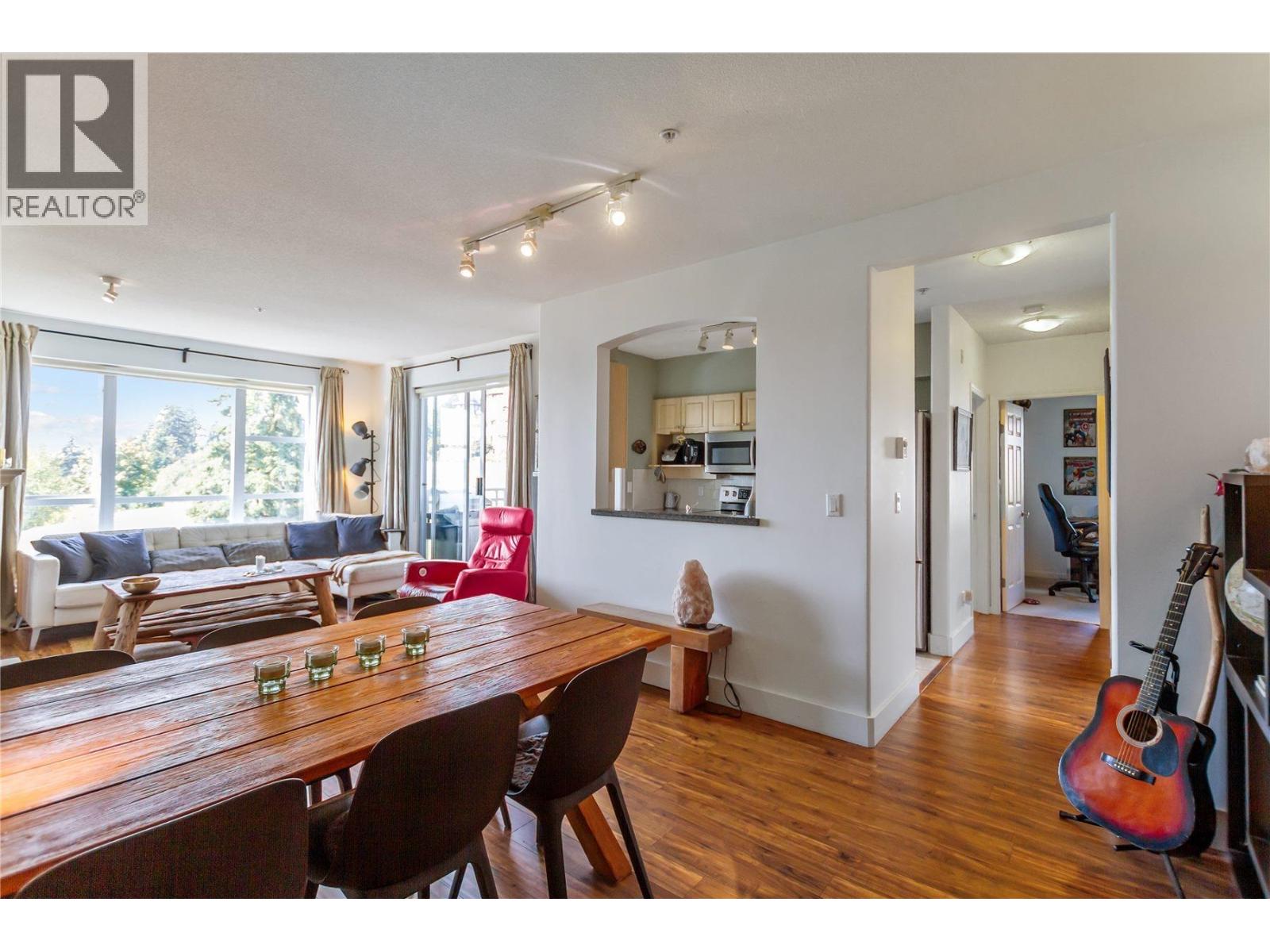 302 3608 DEERCREST Drive - photo 2