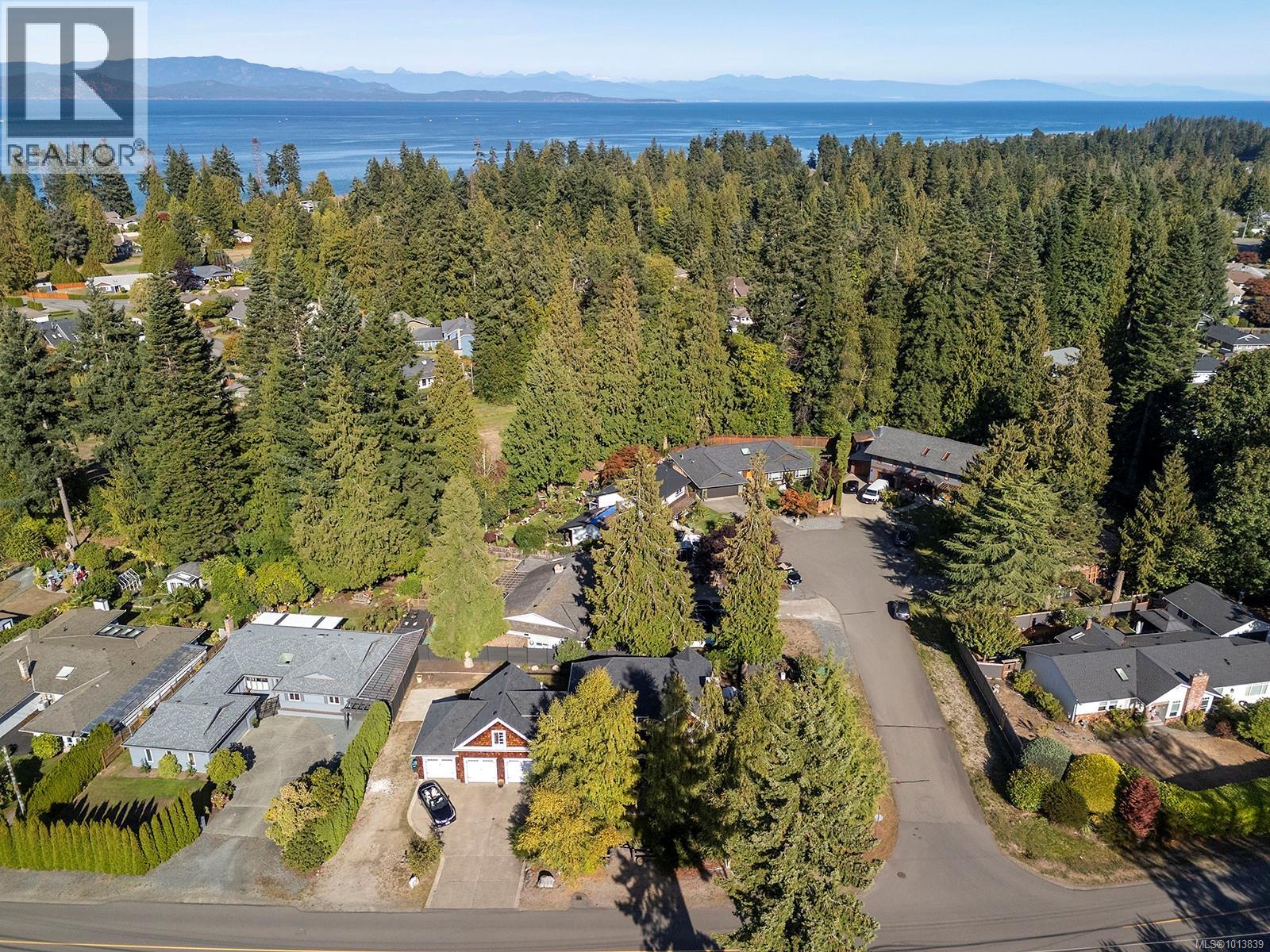 563 Eaglecrest Dr, Qualicum Beach