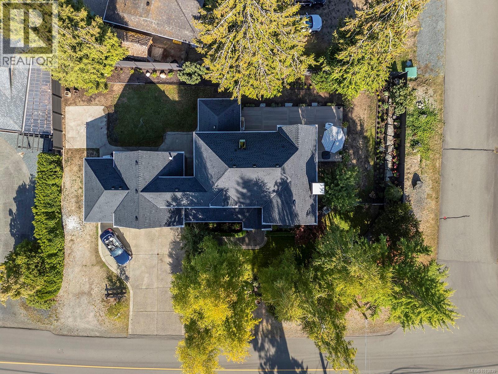 563 Eaglecrest Dr, Qualicum Beach