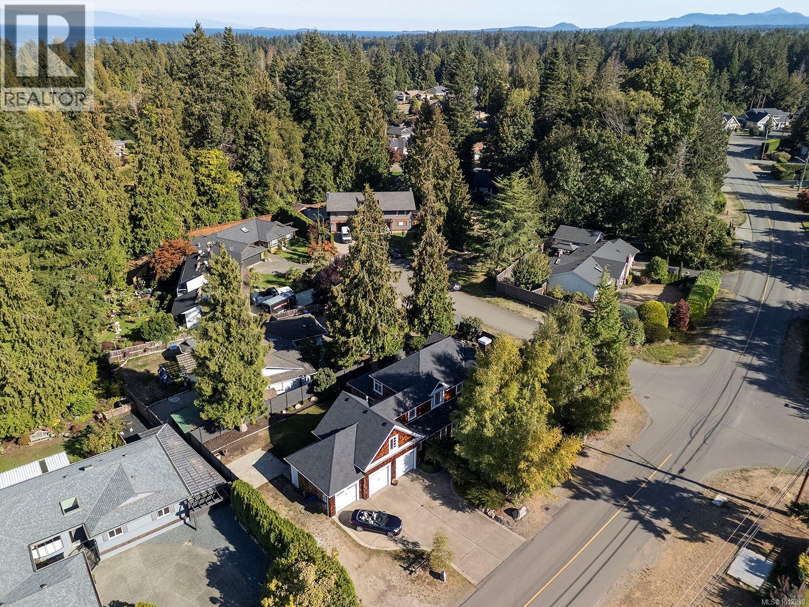 563 Eaglecrest Dr, Qualicum Beach