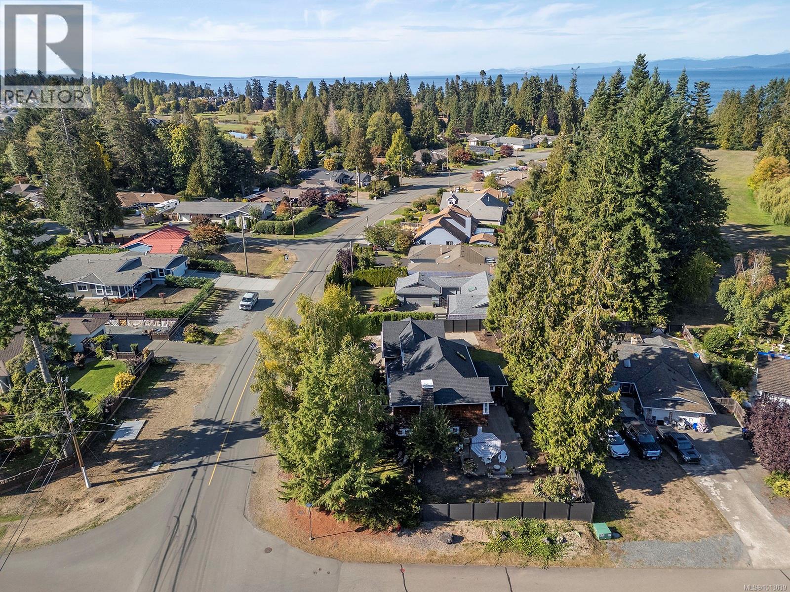 563 Eaglecrest Dr, Qualicum Beach