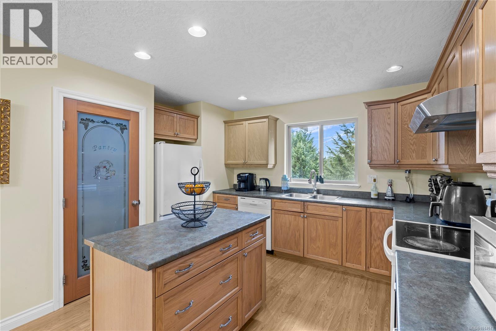 1738 Martini Way, Qualicum Beach