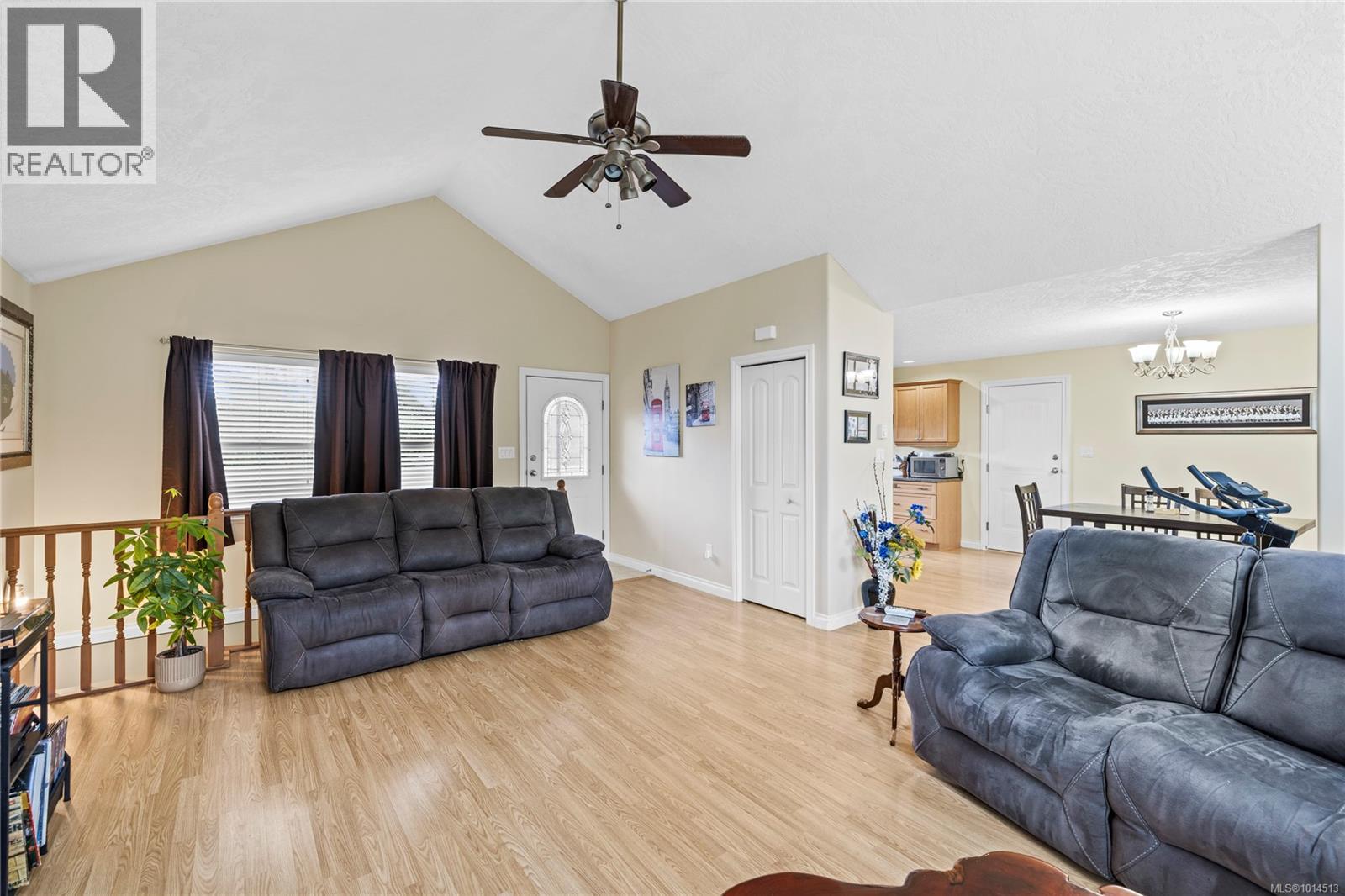 1738 Martini Way, Qualicum Beach