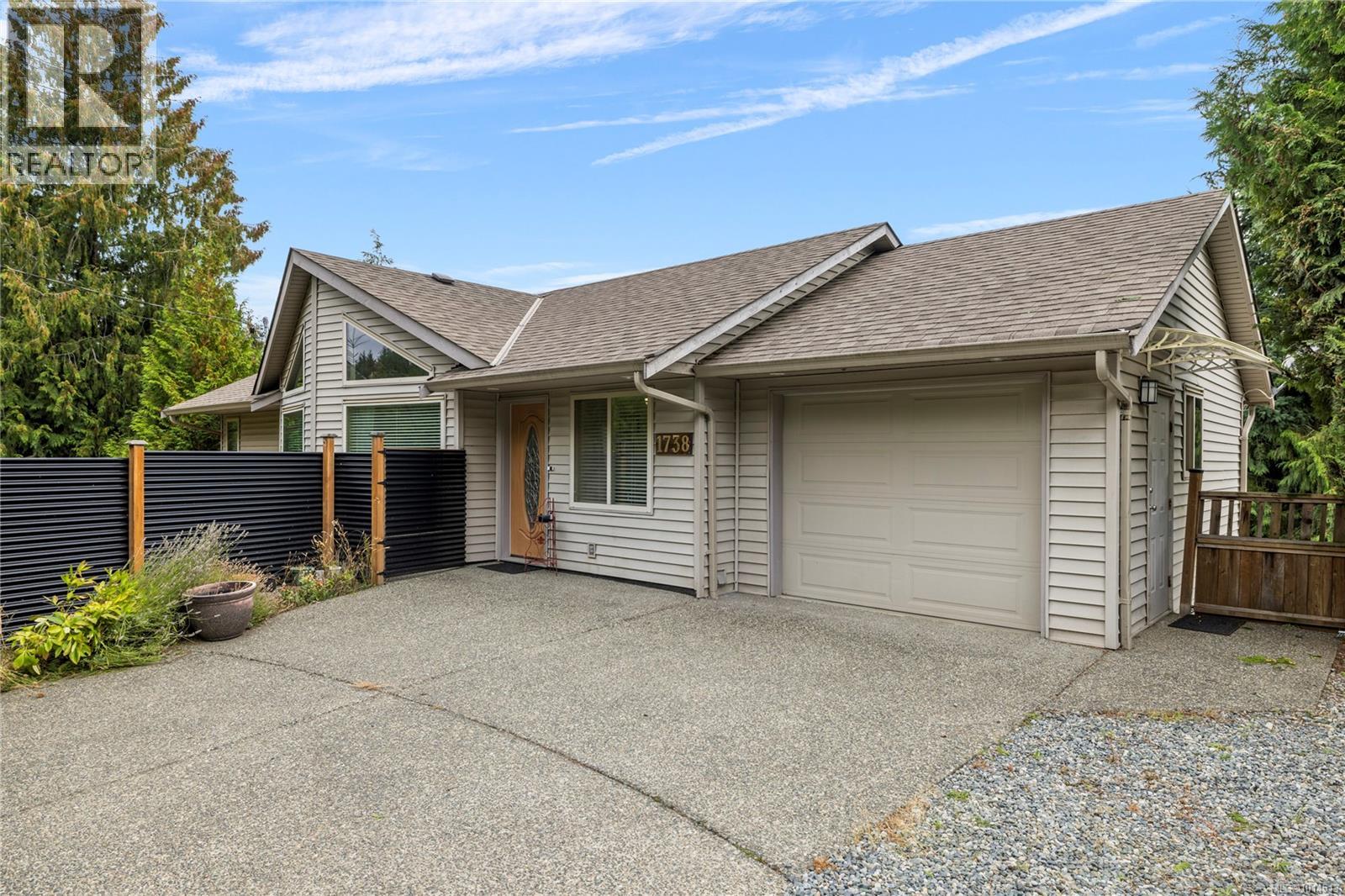 1738 Martini Way, Qualicum Beach