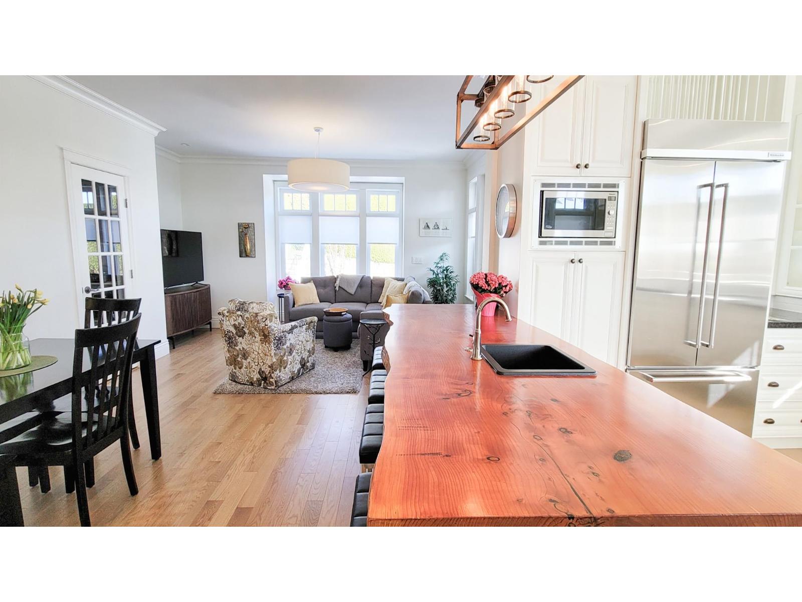 1121 CYPRESS STREET, White Rock