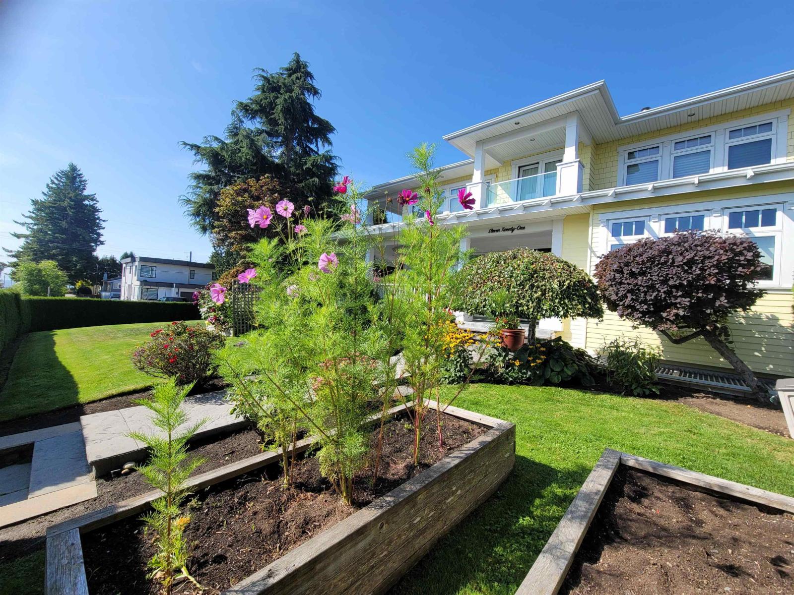 1121 CYPRESS STREET, White Rock