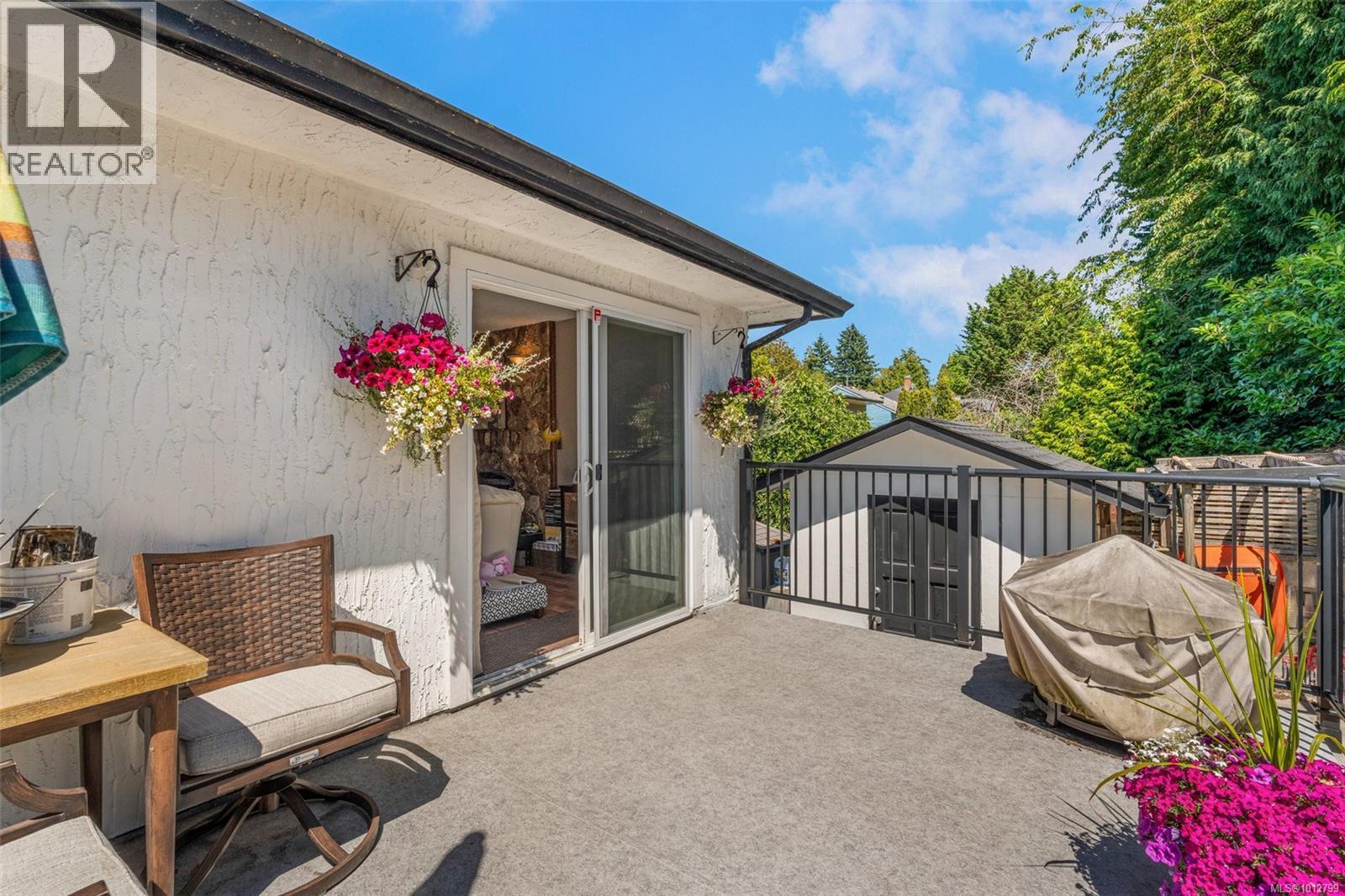  955 Tattersall Drive, Saanich
