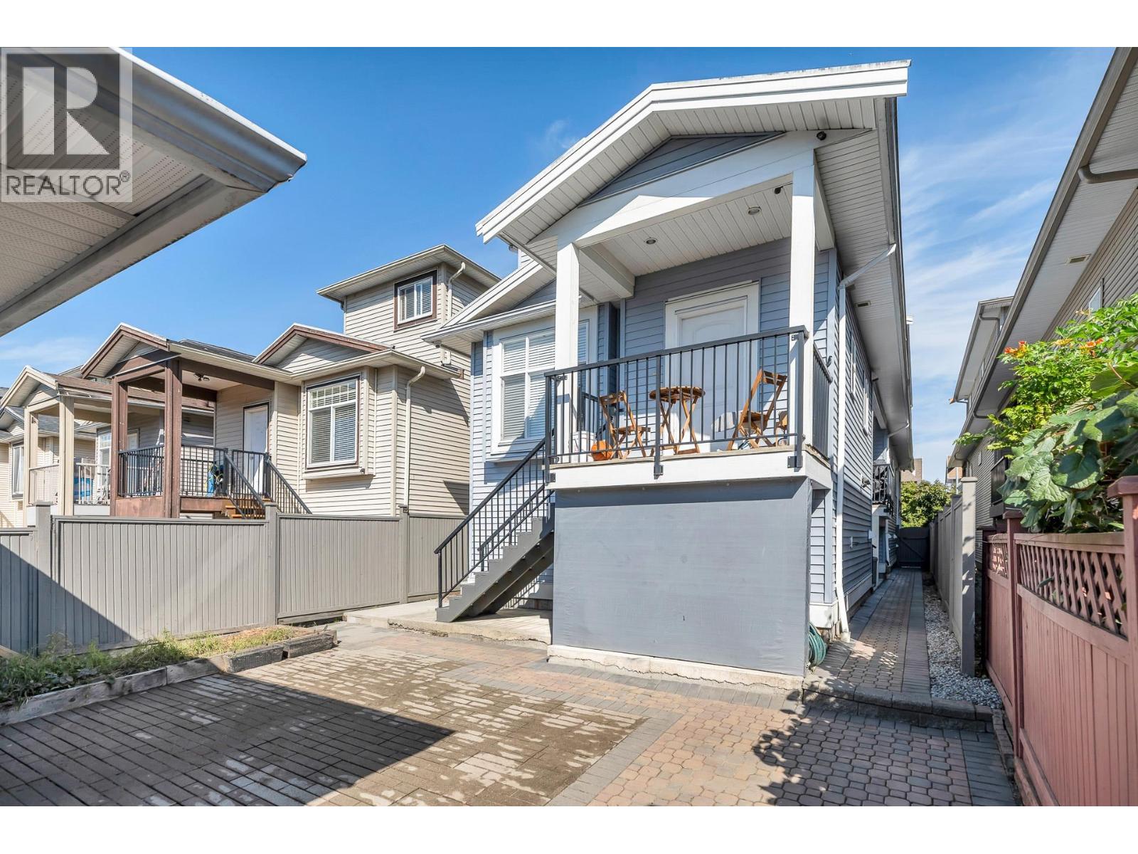 216 HUME STREET, New Westminster