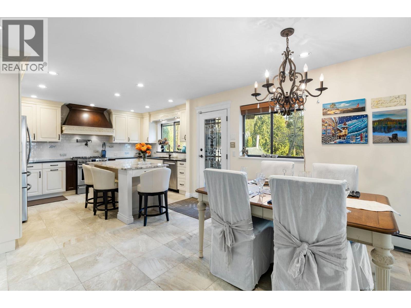 732 ROCHESTER AVENUE, Coquitlam