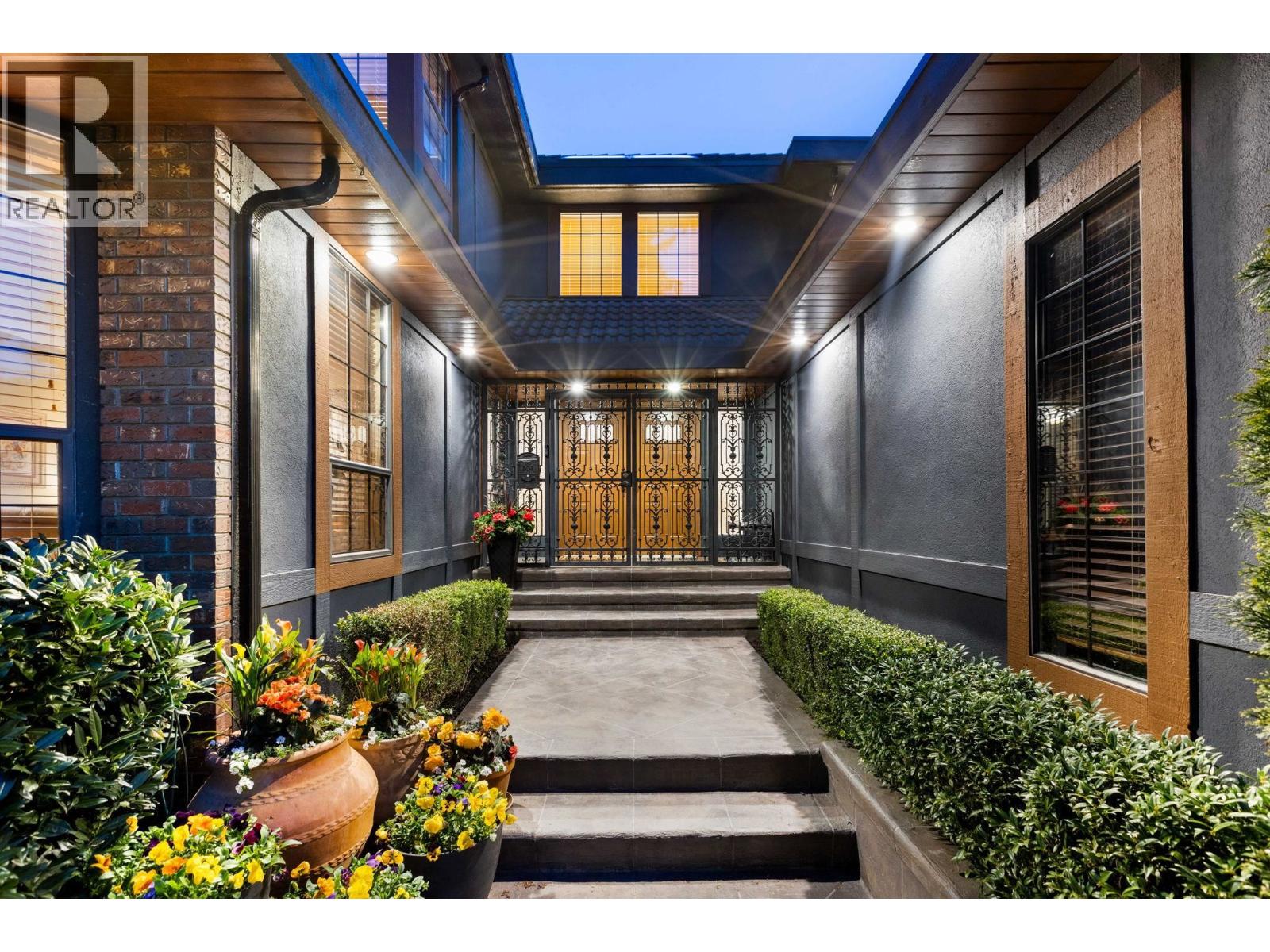 732 ROCHESTER AVENUE, Coquitlam