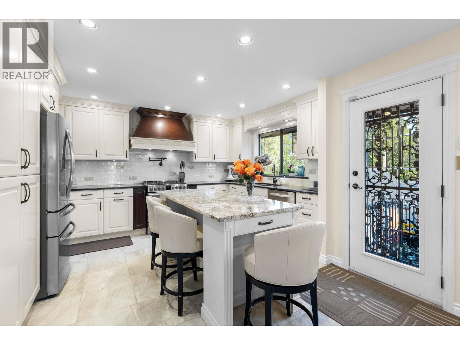 732 ROCHESTER AVENUE, Coquitlam