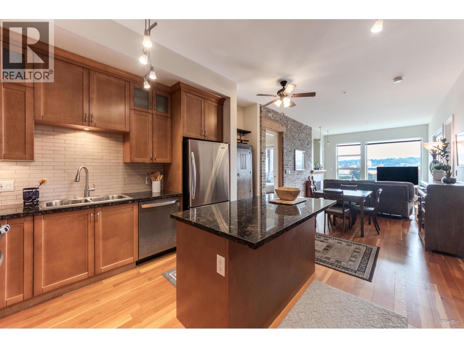 306 240 SALTER STREET, New Westminster