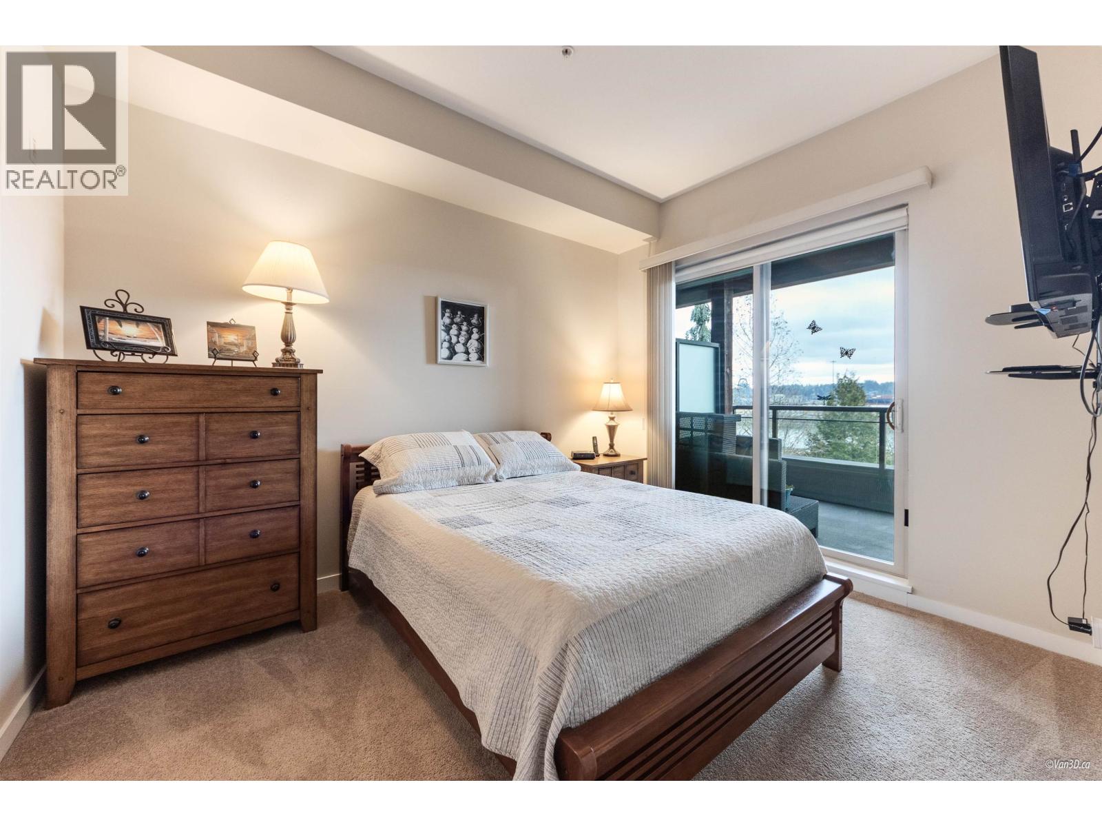 306 240 SALTER STREET, New Westminster