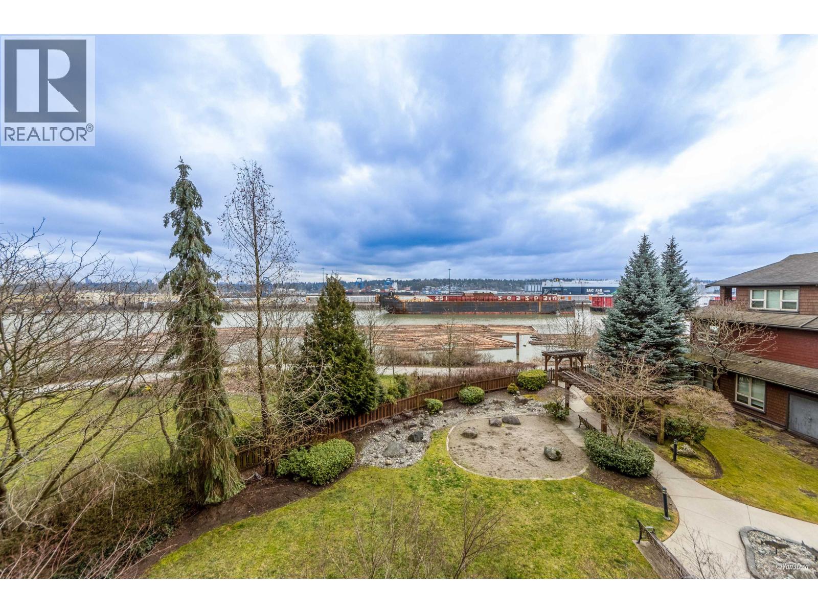 306 240 SALTER STREET, New Westminster